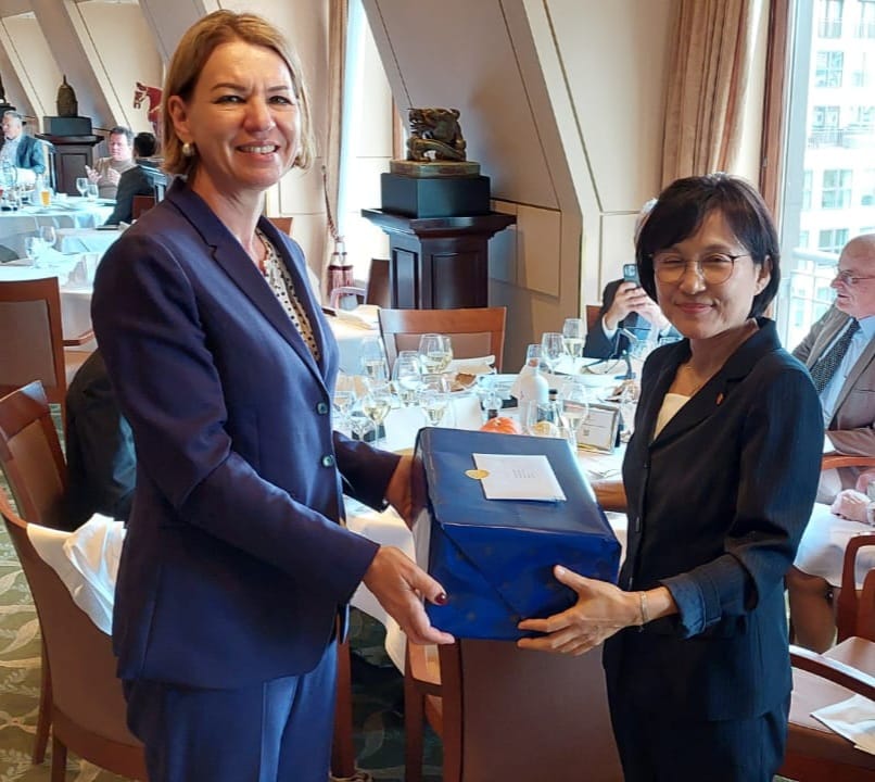GERonAsia's tweet photo. Dear @KorAmbDE, it was a great pleasure to host your farewell lunch. Thank you for your contribution to our bilateral relations and your decades-long dedication to 🇩🇪 -🇰🇷 friendship! I wish you all the best for your future endeavours. https://t.co/qOlvUlulQH