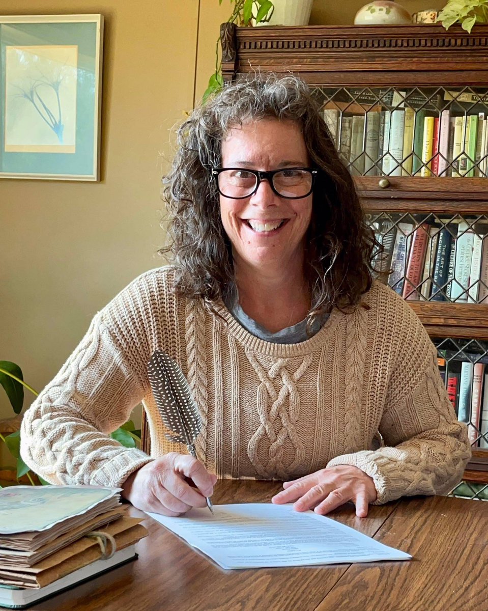 Debbie Russell Lawyer Turned Writer tweet media