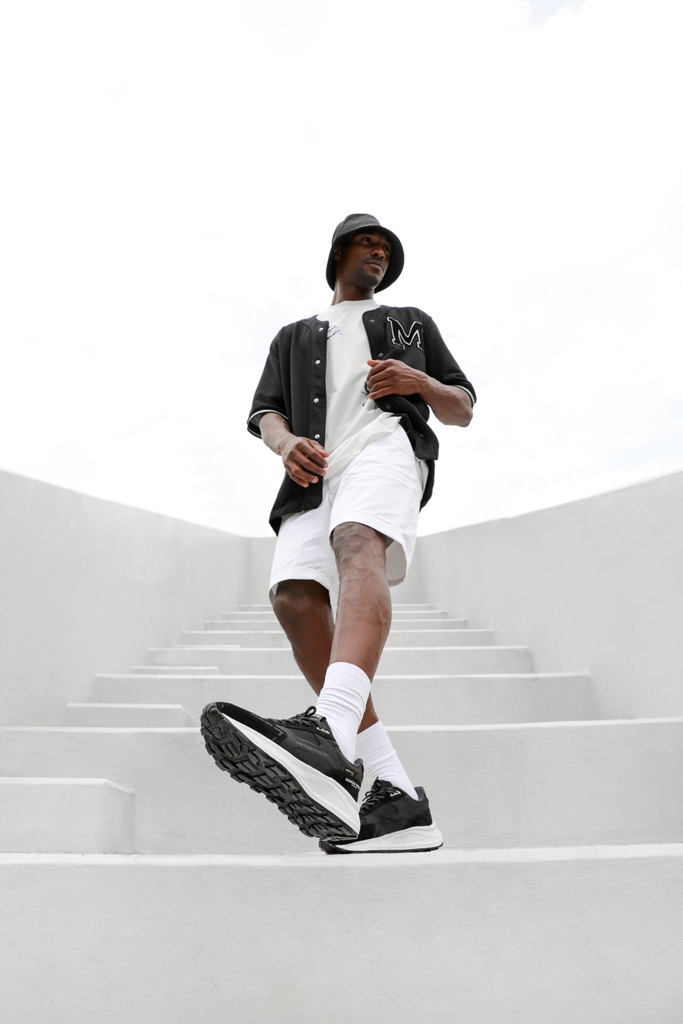choicestore's tweet photo. Effortlessly blended street style with high fashion 👟
El Porto Cordura Trainer | Android Homme
https://t.co/VQroJezHb4
#androidhomme #choicestore https://t.co/t5RDd7BQcQ