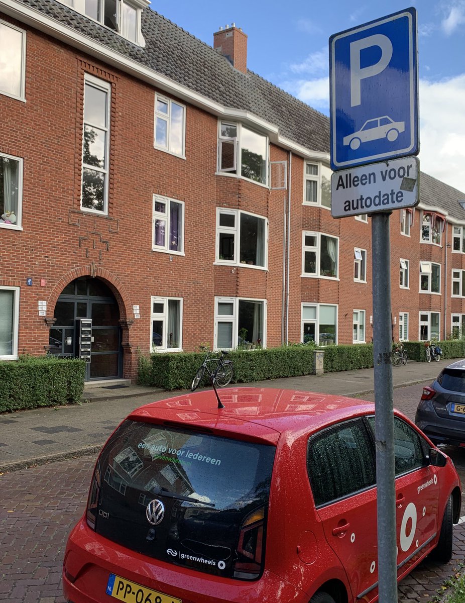 frank_brander's tweet photo. Zullen we dan ook gelijk de bordjes met #autodate vervangen? Wat betekent autodate sowieso? https://t.co/udErkcTvyn https://t.co/cJw2LxLSBx