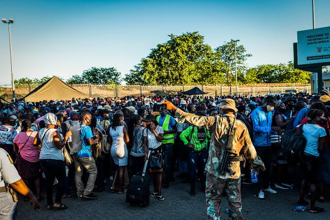 BREAKING NEWS: Undocumented Zimbabweans who used creative ways to enter SA are being turned back by border management guards when they are trying to leave SA through Beitbridge border.