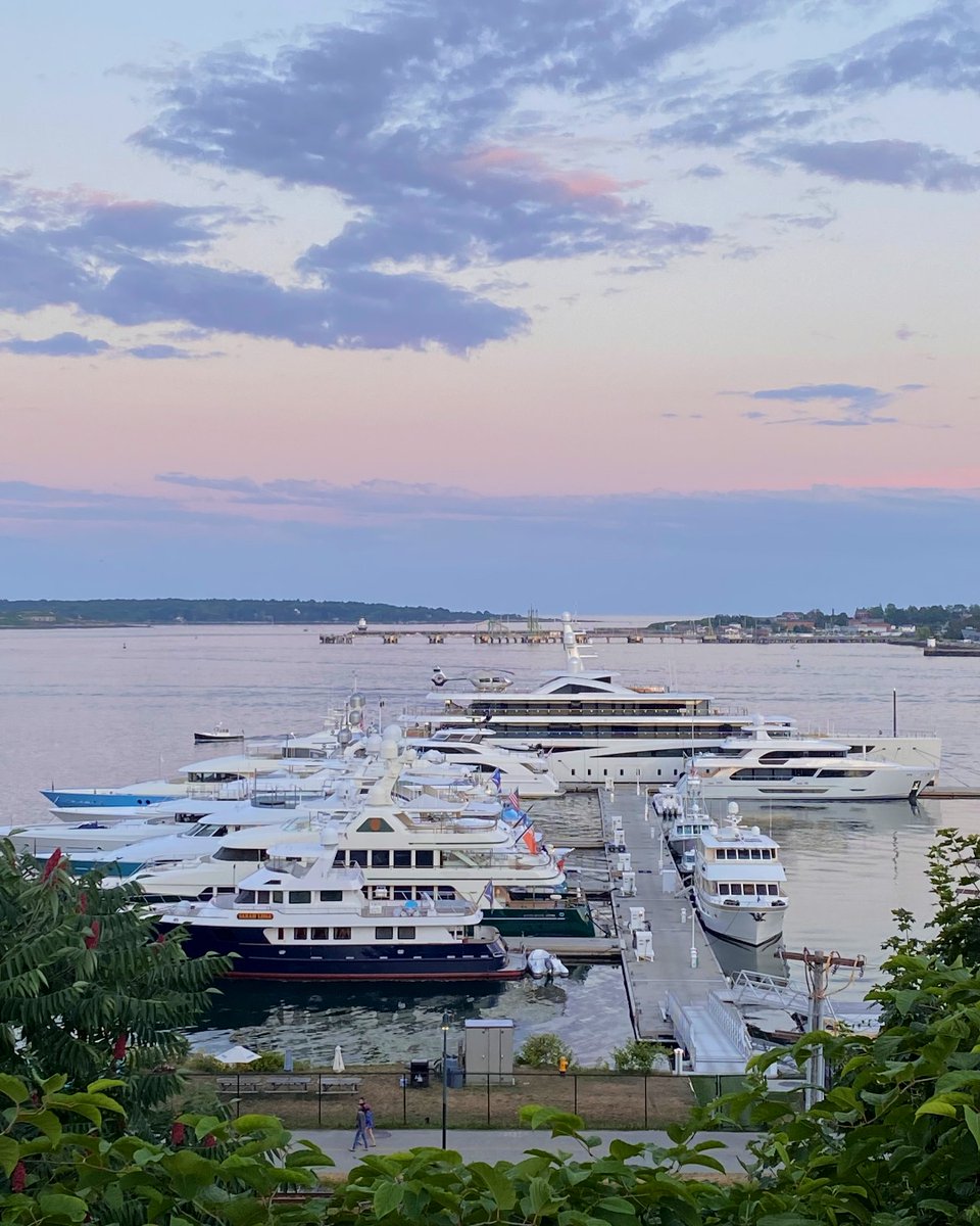 ForePoints's tweet photo. Fore Points Marina is a safe, deep harbor, protected by the most advanced concrete barriers designed and constructed by SF Marina Systems. With a 545’ floating face dock and over 24’ of depth, Fore Points can accommodate private yachts of any size! https://t.co/cwEm9C1nTN