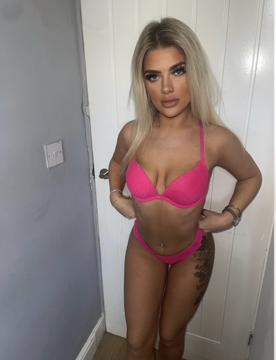 Paige_exo's tweet photo. Pretty in pink #lingerie #model https://t.co/ai0yXdxl0x