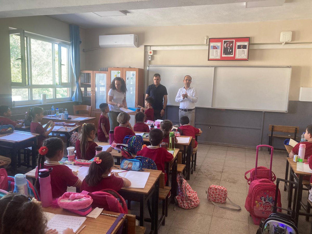 Şube Müdürümüz Fırat Annak, Kazımpaşa İlkokulunu ziyaret ederek incelemelerde bulundu. <a href="/AtilaIsikkaya1/">Atila IŞIKKAYA</a> <a href="/MucahitYentur/">Murat Mücahit Yentür</a> <a href="/izmir_ilmem/">İzmir İl Milli Eğitim Müdürlüğü</a>