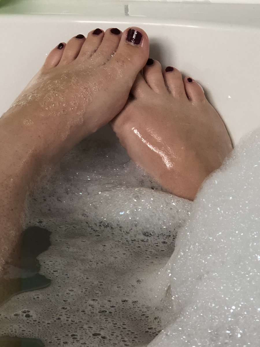CourtneyBBW's tweet photo. Cum take a bath with me 💦👅👄💋 https://t.co/qQ2GNN8mNg