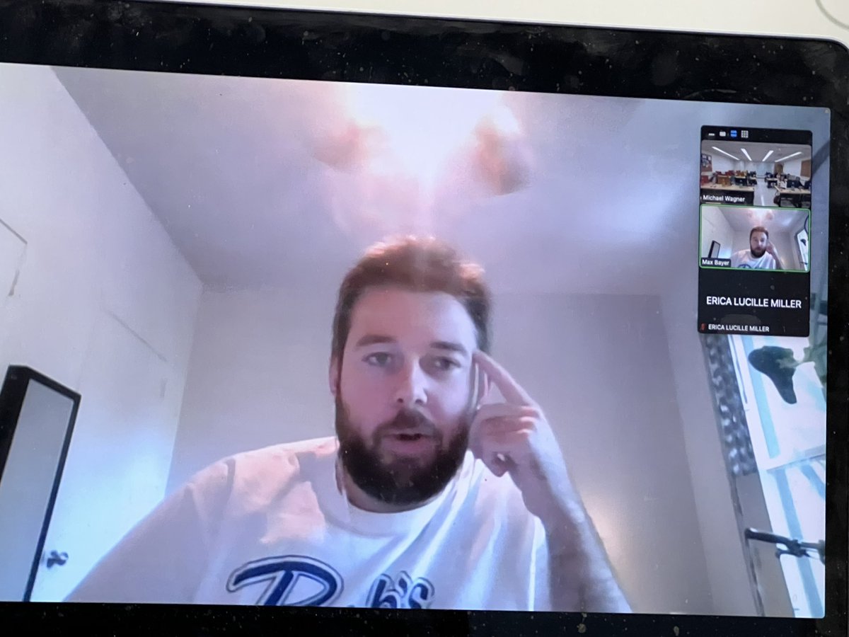 prowag's tweet photo. Psyched to have @uw_sjmc alum and @FierceBiotech writer @maxonwifi talking to the young scholars of #J335, Principles and Practices of Reporting. https://t.co/NAAc6KtXId