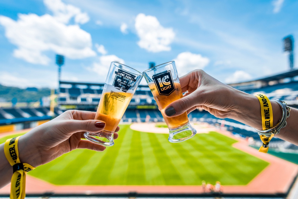 YelpPittsburgh's tweet photo. The Pittsburgh All Star Craft Beer, Wine, and Cocktail Music Festival is taking place ON THE FIELD &amp; CONCOURSE of PNC Park on Saturday, October 1, 2022 - a one-of-a-kind event featuring 125+ different options and multiple performers!
https://t.co/u2wxMCgER7 for tickets! https://t.co/9oJhvQ9J7w
