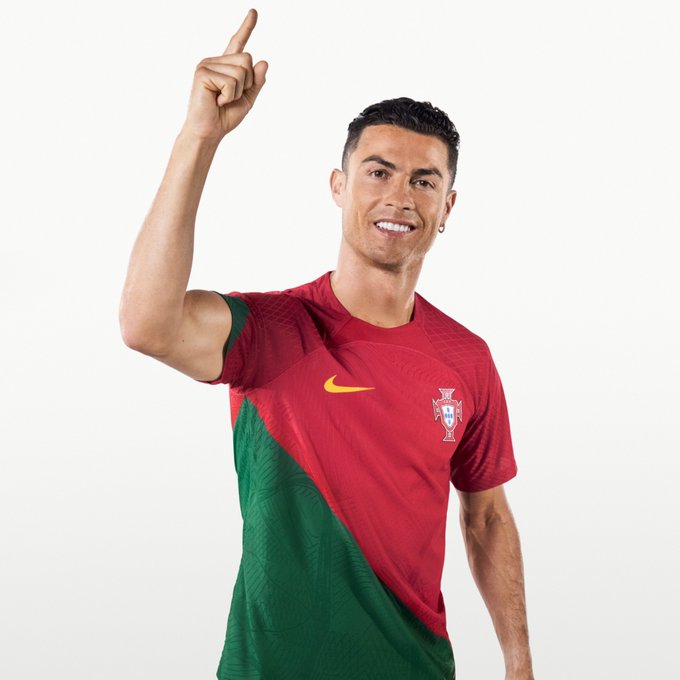 Cristiano Ronaldo Sports Portugal's New Home Jersey For 2022 FIFA World Cup  in Qatar (See Pic) | ⚽ LatestLY