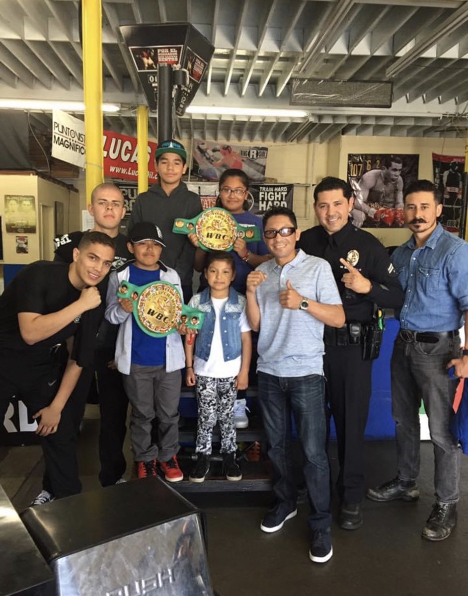 Youth from the Pueblo Del Río community visiting with World Champion Isreal Vasquez! A hall of famer boxer! Outstanding! Youth + Boxing = Champions 💪🙏💙 thanks for supporting <a href="/lapdcsp/">LAPD CSPB</a> <a href="/HACLA1938/">HACLA</a> <a href="/LAPDETingirides/">Emada E. Tingirides</a> @LabradaAl <a href="/LAPDHQEnEspanol/">LAPDHQ En Español</a> <a href="/wbcmoro/">Mauricio Sulaiman</a>