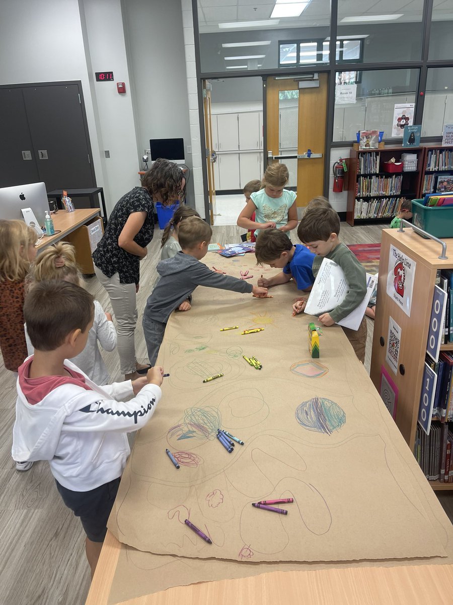 Happy International Dot Day! 🔴🟠🟡🟢🔵🟣 Check out these kindergartners collaborative dot day mural!! 

<a href="/MsPariseLibrary/">Taryn Parise</a> expresses individuality &amp; creativity in <a href="/HoughStreet220/">Hough Street School</a> library. It is amazing how every mark makes a difference! 
#webelong220 <a href="/barrington220/">Barrington 220</a>