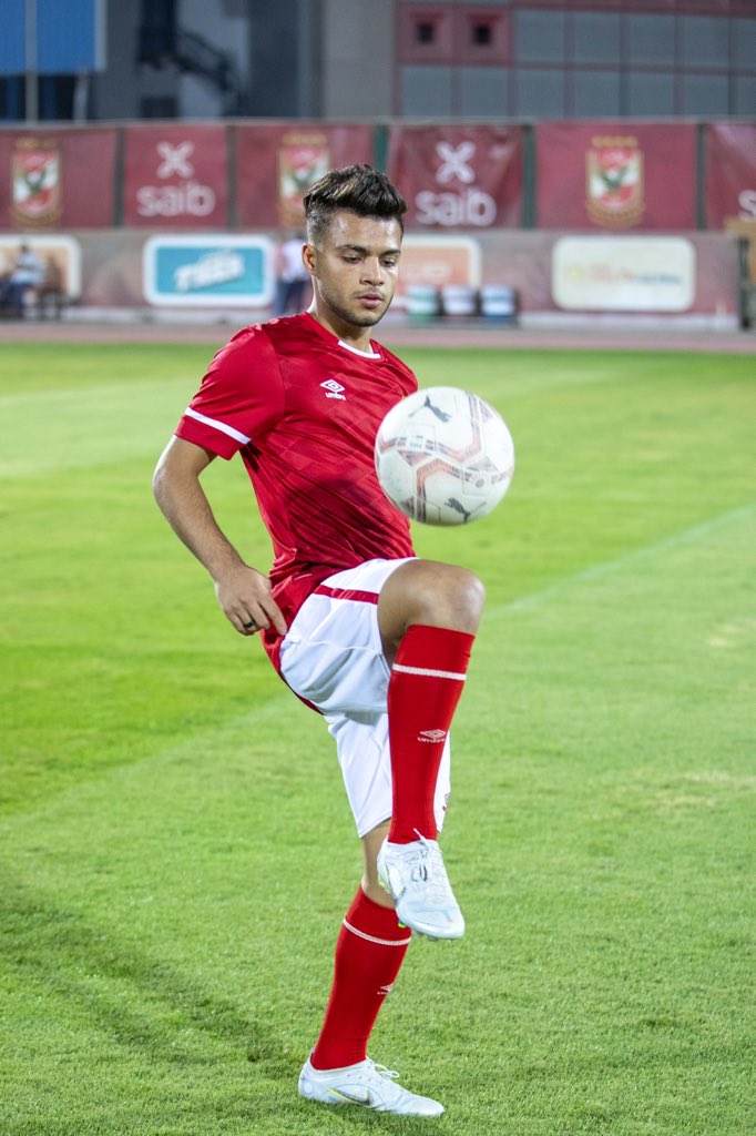 AlAhly's tweet photo. الظهور الأول في التتش لابد ان يكون مميز 🤩😍 https://t.co/nyqlcr1xFy