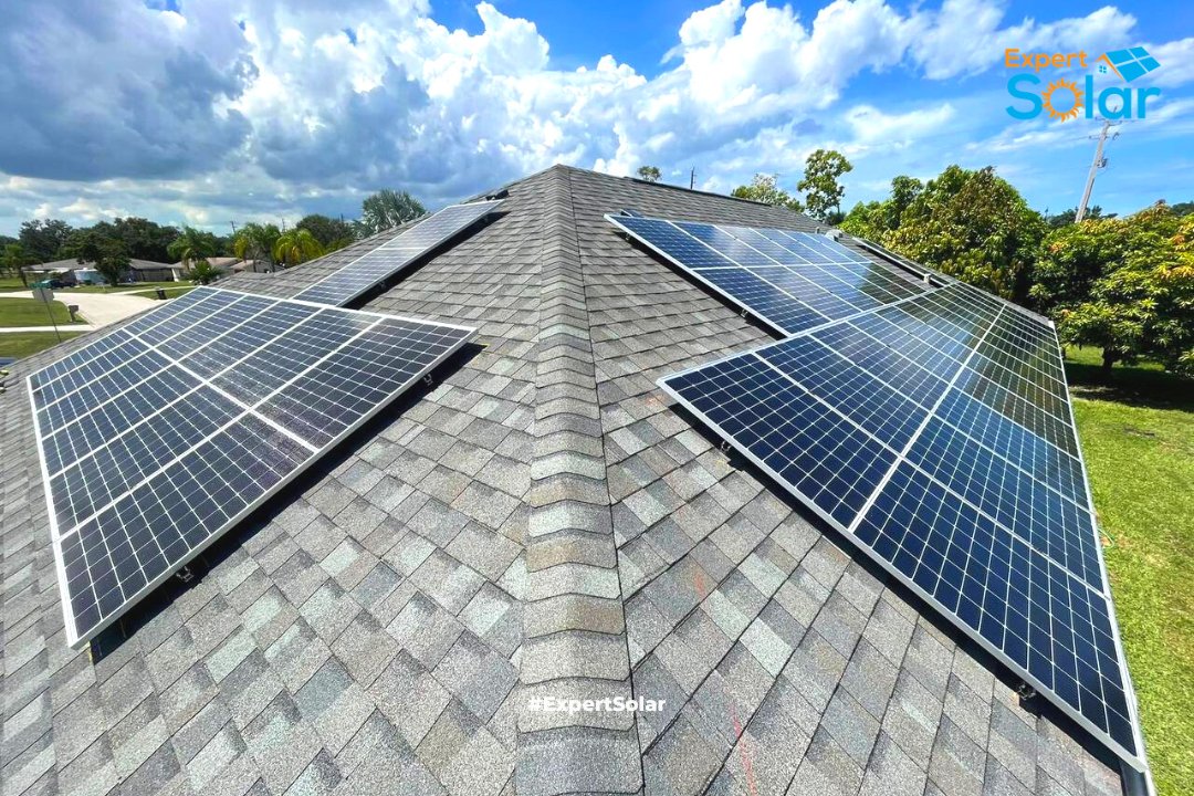 ExpertSolar1's tweet photo. We visit Port St. Lucie! Take a look at our crew mid installation 💪
System Size:
🔋11.7 kW
☀️26 panels
⚡450 watts
⚙️Enphase IQ8+
.
.
#cleanenergy #solarpower #solarenergy #SolarPanels #EnergyEfficient #FloridaSolar #Solar #Energy #Sustainability #GoGreen #ExpertSolar☀️ https://t.co/TqZWsp16t4