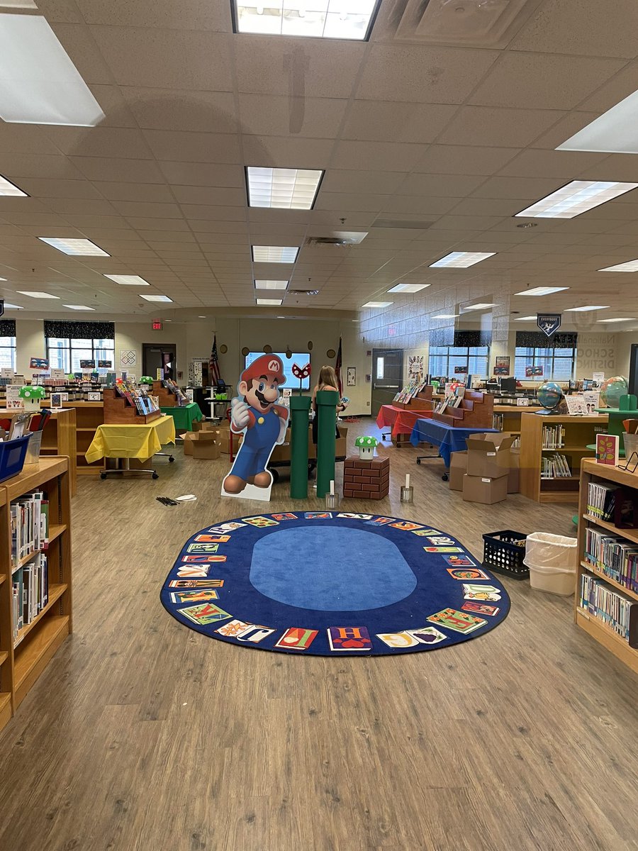JasonBe51111702's tweet photo. Jennifer Lewis creates the most exciting book fair environment for our IKES students.  She is the best in the business @librarylew @ITSCCSD @CcsdCares @CherokeeSchools #IKESKINDNESSCOUNTS#CCSDCONNECTED23 https://t.co/3yfy3yeoGX