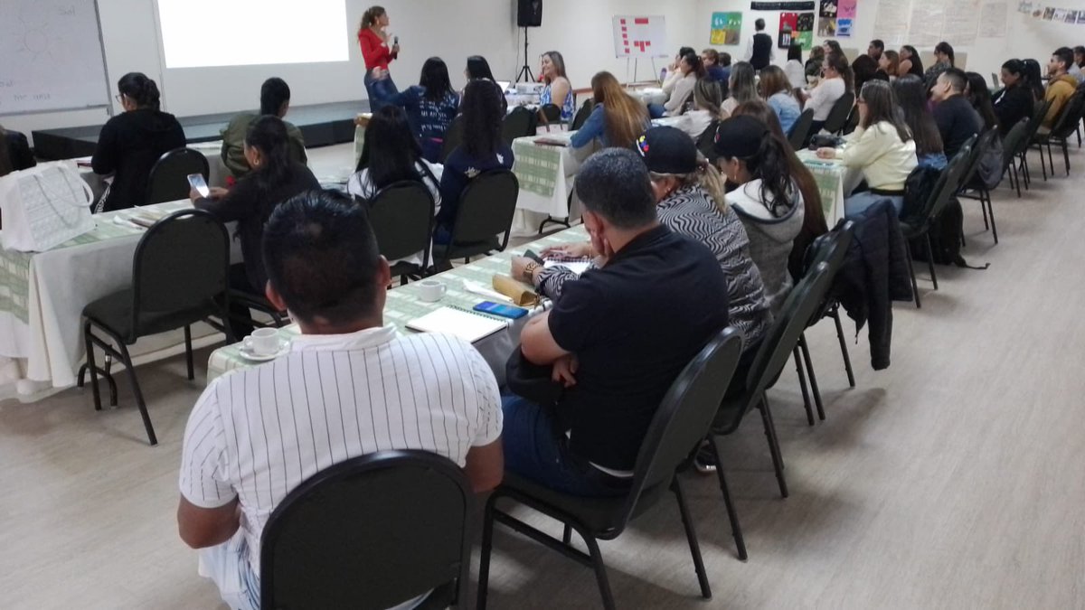 Daz4Grace's tweet photo. La propuesta de Lenguaje de ciclo III es una provocación para acompañar a los pequeños escritores de nuestro país.@PTA_Colombia @TGobru @omaramablogspot https://t.co/NXapSq9j5K