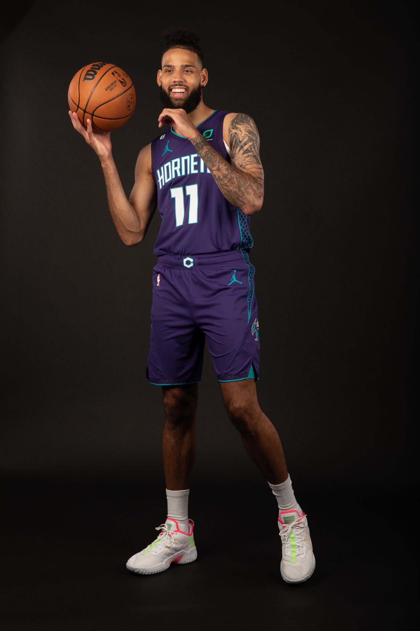 Charlotte Hornets will finally wear CLT - Axios Charlotte