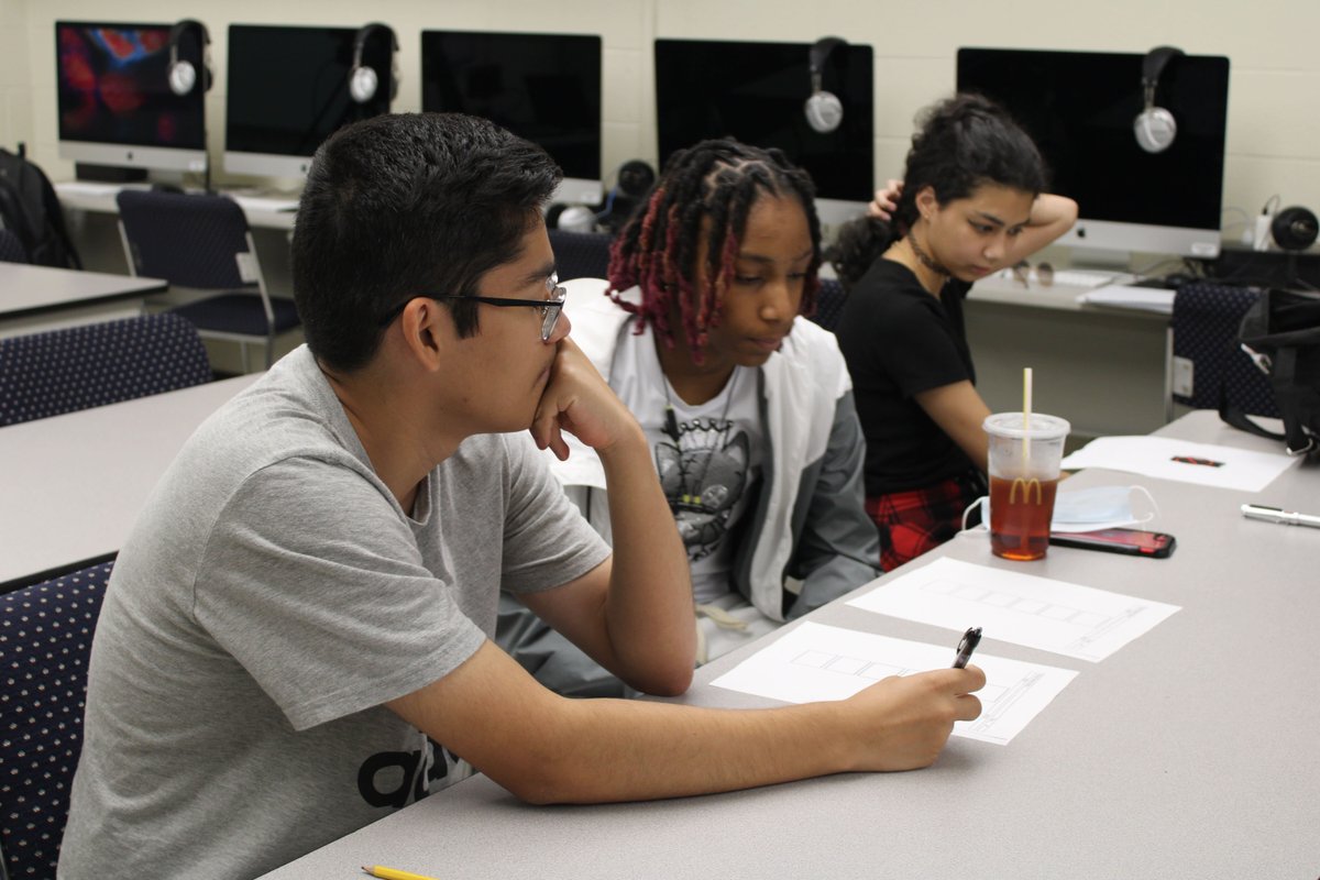 Collaboration is always key here at #NNPSTelecom!