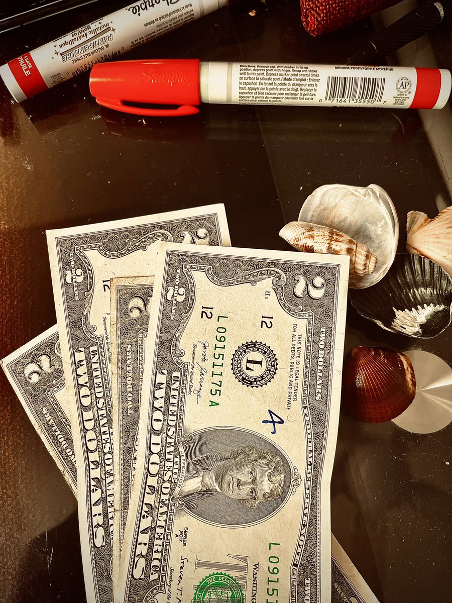 BlesstheRoads's tweet photo. Had to go to a Black bank to get these joints.
I asked for $2 bills and this old Black man asks, “What you need a $2 bill for?”
And then we just laughed all loud and Black-like.
Happy Thursday Hoodoos! 😜
#Hoodoo #BlackSpirituality #Ancestors #righthandlefthand https://t.co/SBIRuCHYJJ