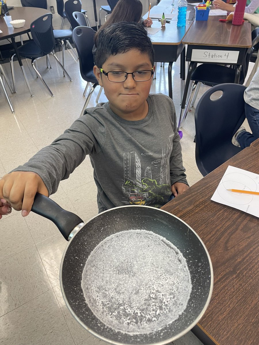 MickelsonMrs's tweet photo. We are separating  mixtures in science class today @NISDCable https://t.co/1CTp2YvRZ5