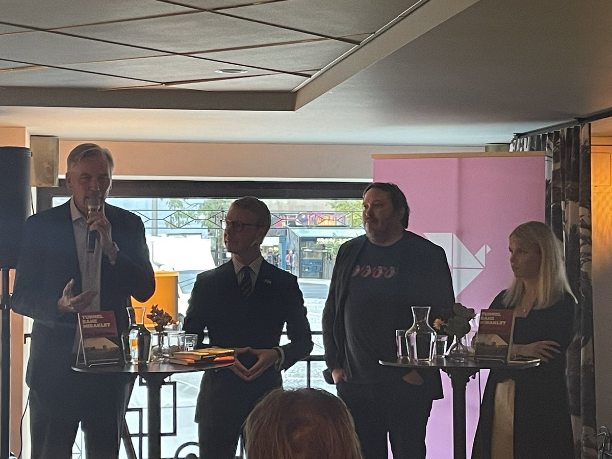 Timbro förlag tweet media