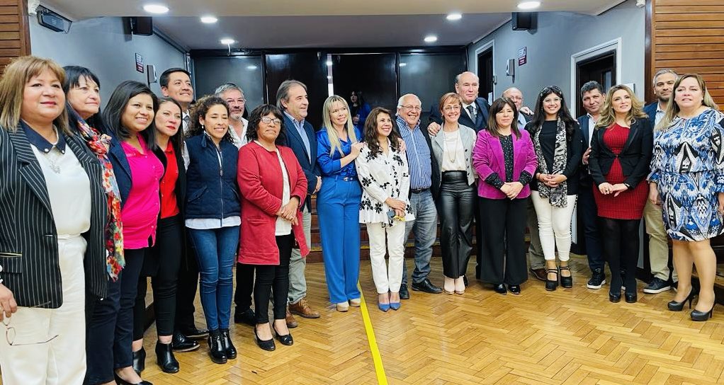 vickylunaok's tweet photo. que viene realizando una gran tarea para la prevención y eliminación de todo tipo de la #Violencia hacia las Mujeres a través del @mujereigualdad . @Ale_Martinezjuy gracias por acompañarnos!!! https://t.co/IVF2sir3Gg