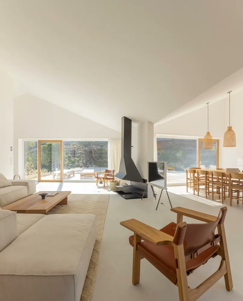 retokommerling's tweet photo. #ComoEnCasaEnNingunSitio _
Casa en playa do Pego diseñada por Falcão de Campos.
Fotografías :Fernando Guerra | FG+SG a través de @Marche_Albo 
#Arquitectura #Architecture https://t.co/Uv9qQb7TtU