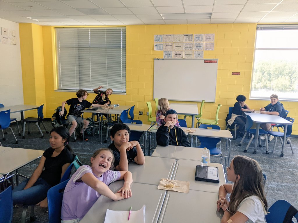 Nighthawk's Spanish teacher tweet media