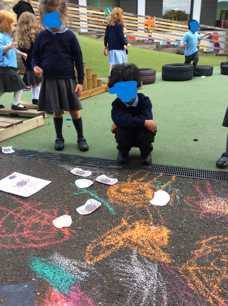 Hillyfield_E17's tweet photo. In Reception, we have practised singing "Incy Wincy Spider" this week. It inspired us to make own spider webs in the playground. We had a great time placing spiders on the webs!
#ReceptionPark #firstweek https://t.co/IJDpEC3obi