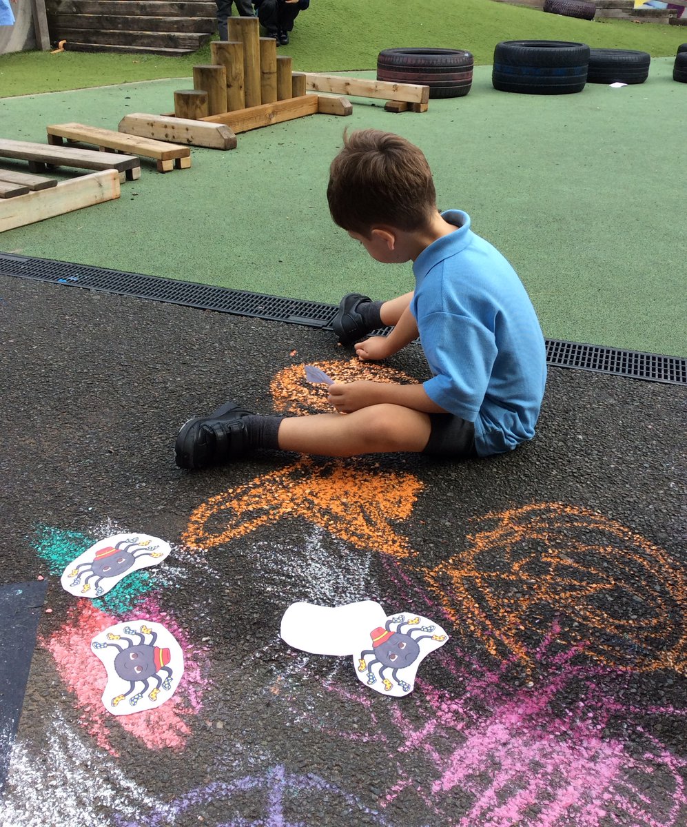 Hillyfield_E17's tweet photo. In Reception, we have practised singing "Incy Wincy Spider" this week. It inspired us to make own spider webs in the playground. We had a great time placing spiders on the webs!
#ReceptionPark #firstweek https://t.co/IJDpEC3obi