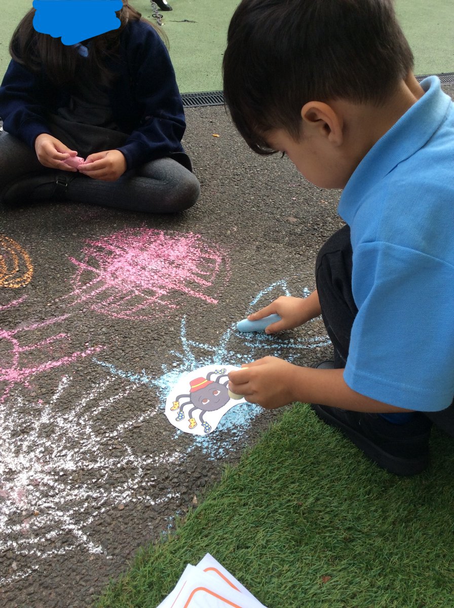 Hillyfield_E17's tweet photo. In Reception, we have practised singing "Incy Wincy Spider" this week. It inspired us to make own spider webs in the playground. We had a great time placing spiders on the webs!
#ReceptionPark #firstweek https://t.co/IJDpEC3obi