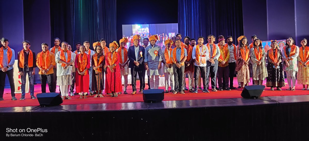 NagpurAbvp's tweet photo. अखिल भारतीय विद्यार्थी परिषद नागपुर महानगर की नवीन कार्यकारणी घोषणा की गई आज के कार्यक्रम के मुख्य अथिति के रूप में श्री. प्यारे खान जी एवं श्री गजेंद्र सिंह तोमर जी उपस्थित थे। 
आज के कार्यक्रम में महानगर अध्यक्ष डॉ. रविशंकर मोर जी एवं महानगर मंत्री प्रतिक मेश्राम इनकी घोषणा हुई https://t.co/dEU1vw9M51