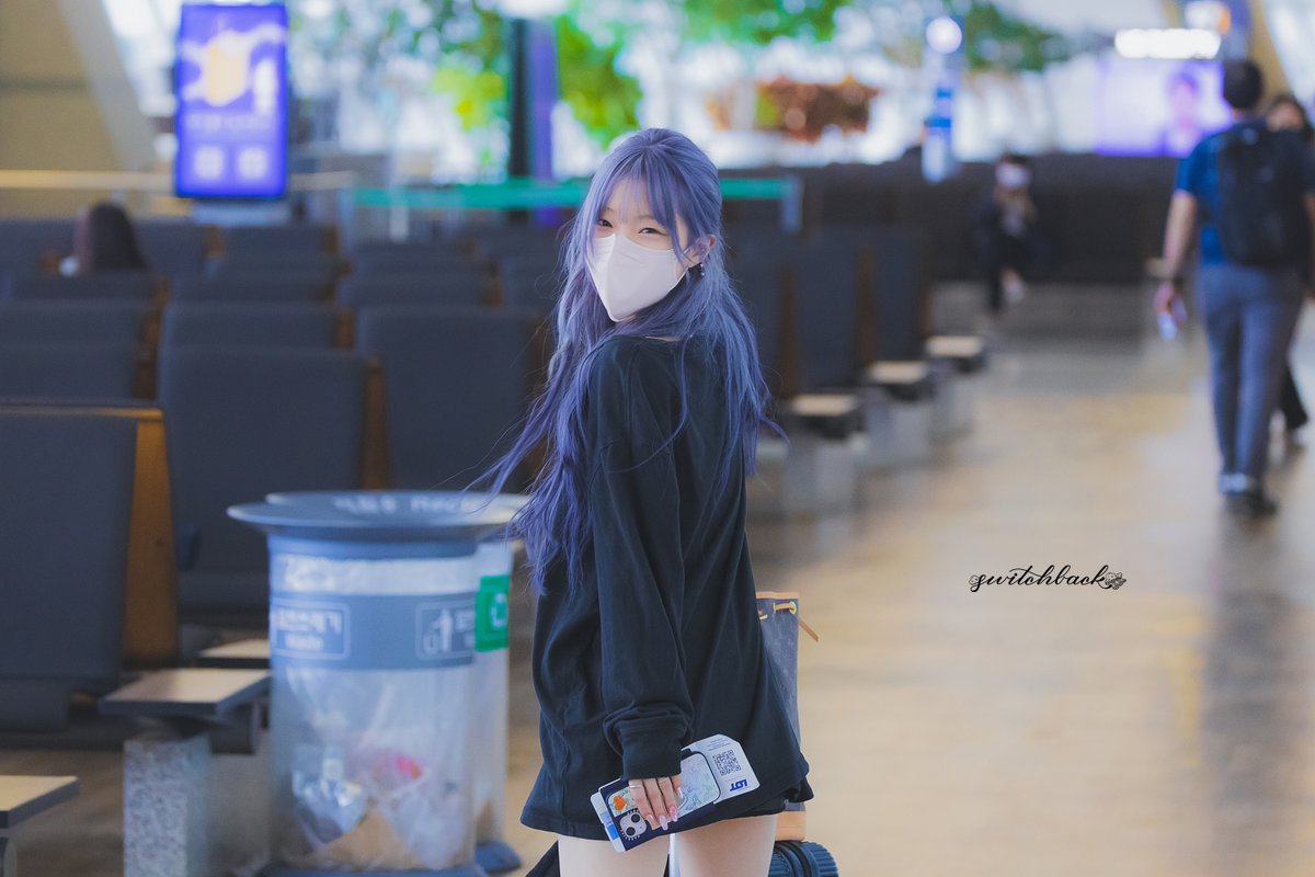 switchback_1111's tweet photo. 220904 

한 번 빠지면 답이 없지 

#LOONA #Yeojin #이달의소녀 #여진 https://t.co/FkTEjFcpCv