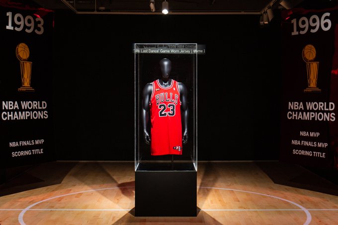 Record-setting: Michael Jordan's michael jordan wearing jordan 1 'Last Dance' jersey sells for