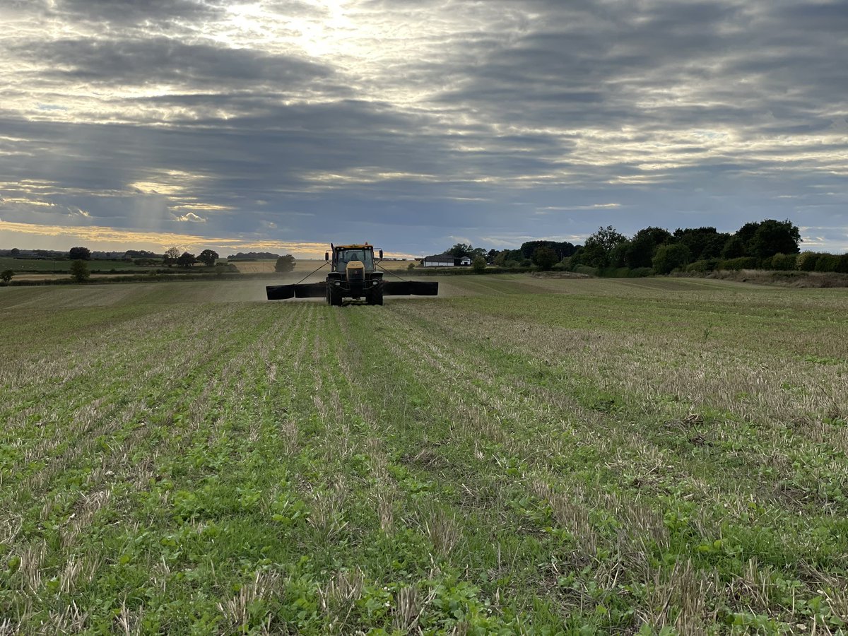 farmerThomo's tweet image. Home to the JSE gang dropping some P&amp;amp;K on. 🚜💨💨 #fert #farm #soil