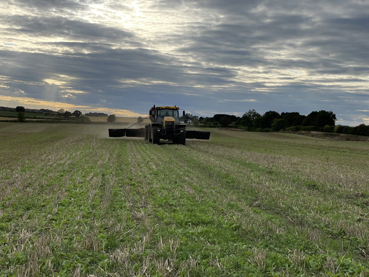 farmerThomo's tweet image. Home to the JSE gang dropping some P&amp;amp;K on. 🚜💨💨 #fert #farm #soil