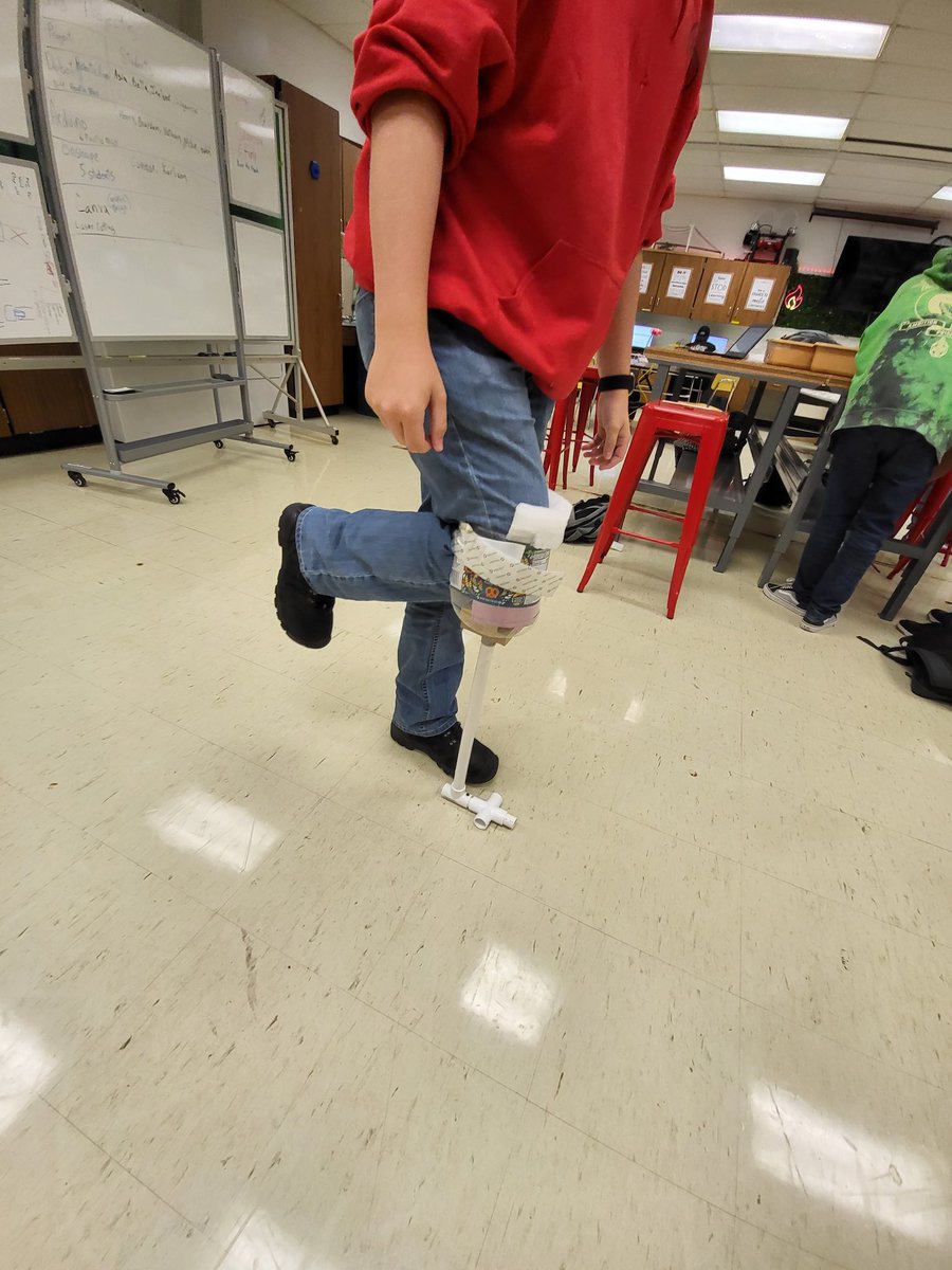 MrsSmithNHS's tweet photo. @ClarksonSTEM's entrepreneur students test out their prosthetic prototype. @NorthgateProud students are #RealWorldProblemSolvers @catoncurriculum @Jeff_Evancho @RJLongNGSD https://t.co/e2fH0qqfOv