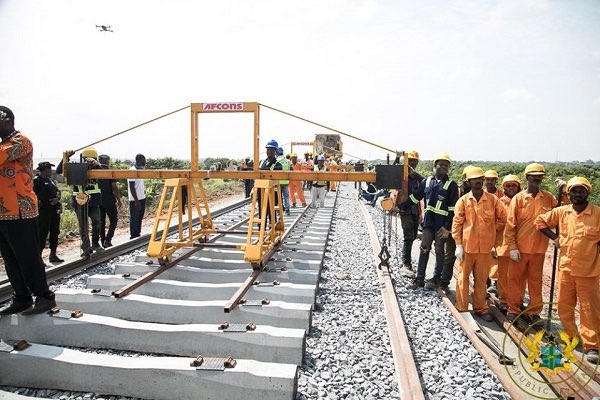 stylae_'s tweet photo. Construction works on the Tema-Mpakadan railway is progressing steadily at 95%. The project is set to be completed soon  whiles there are ongoing engagements to transform the endpoint of the railway into a modern port.
#buildindghanatogether

… https://t.co/Ew1hgU4HXY