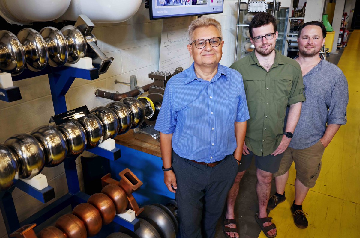 JLab_News's tweet photo. Doubling down with magnets in CEBAF: Accelerator physicists Alex Bogacz, Alex Coxe and @evenkolder Ryan Bodenstein simulate whether a new magnet design will deliver double the energy for a world-leading research machine in nuclear physics. https://t.co/FNn8ntmnbB https://t.co/9pDL9FWUcq