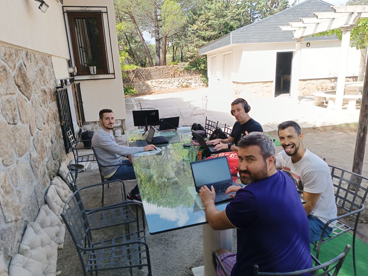 LifeAtAvature's tweet photo. The Avature Summer Day in Spain is coming to an end but Avaturians enjoyed the program to the fullest ☀️

Spending a day on the Summer Day means work and fun are combined in the coolest way, spending plenty of time by the pool, and having asados with friends 🧡 #LifeAtAvature https://t.co/LtT2G832C1