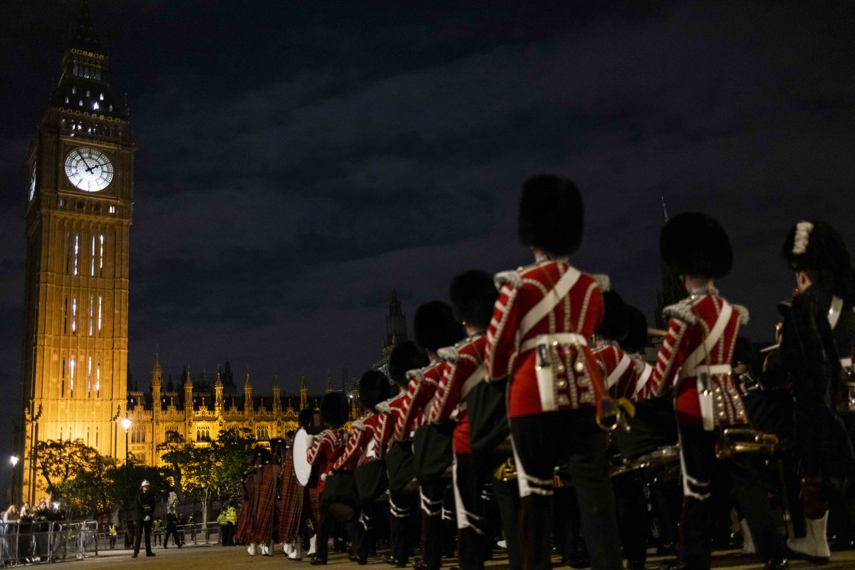 DefenceHQ's tweet photo. Members of the Armed Forces, including troops from Commonwealth nations, came together in Central London in the early hours of the morning for a full rehearsal of Her Majesty The Queen's funeral. https://t.co/OQPu0p0hQB