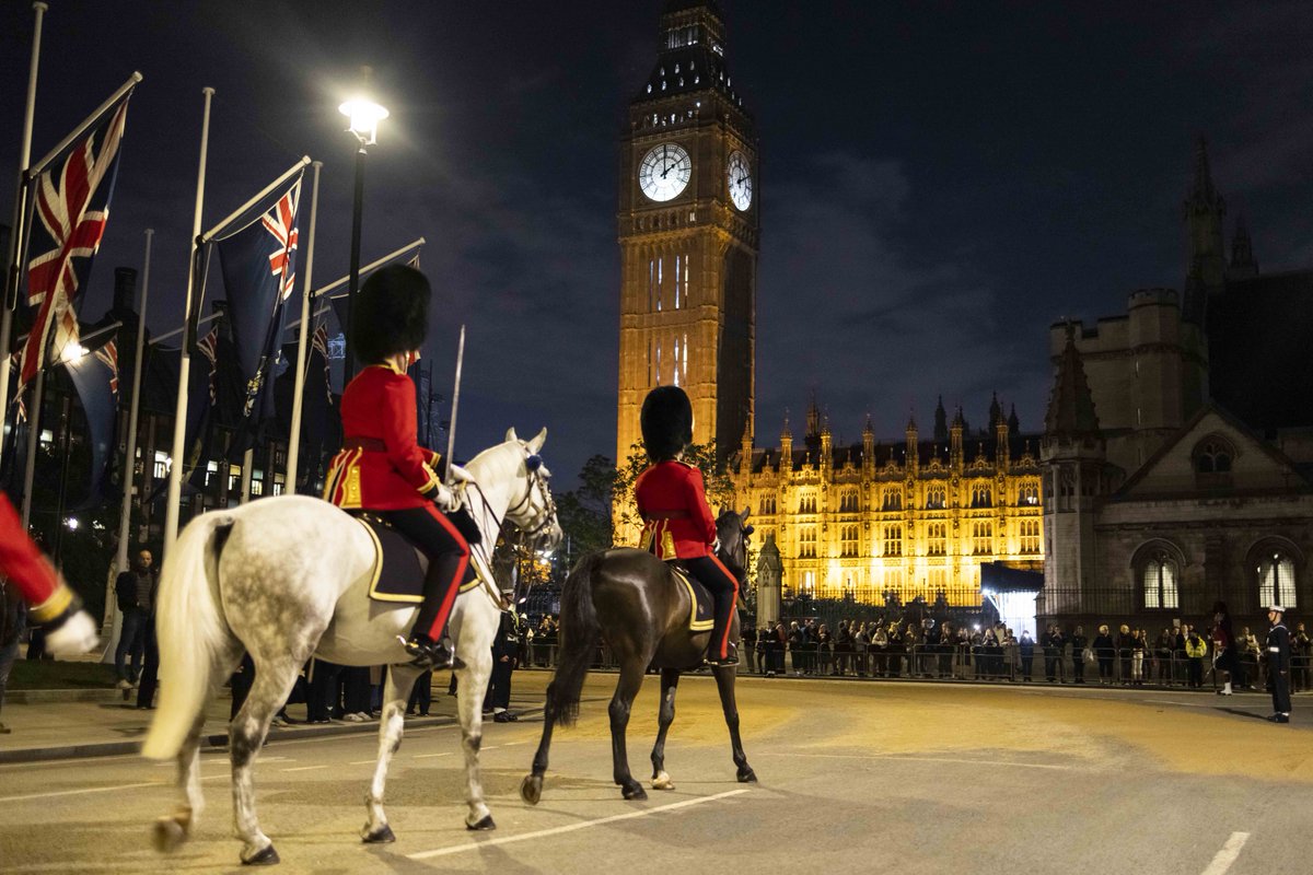 DefenceHQ's tweet photo. Members of the Armed Forces, including troops from Commonwealth nations, came together in Central London in the early hours of the morning for a full rehearsal of Her Majesty The Queen's funeral. https://t.co/OQPu0p0hQB