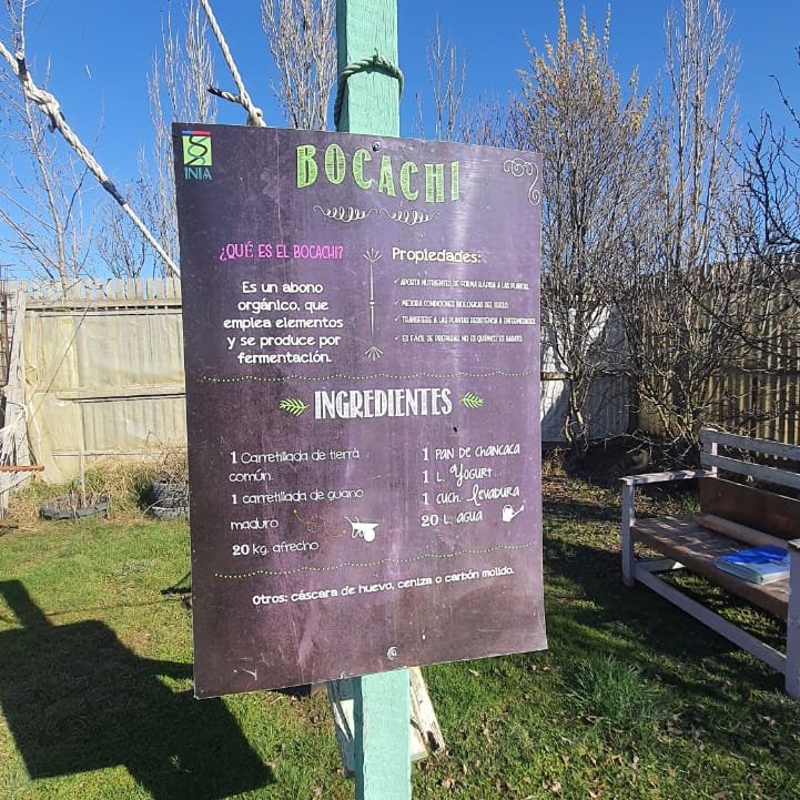 El equipo agrícola de INIA Kampenaike realizó un taller de Bocachi en #puertonatales dirigido a agricultores y agricultoras del SAT de <a href="/MagallanesIndap/">INDAP_MAGALLANES</a> 
📌Este biopreparado es un mejorador de suelos, sirve para aportar estructura y ayuda a tener una mayor retención del líquido.