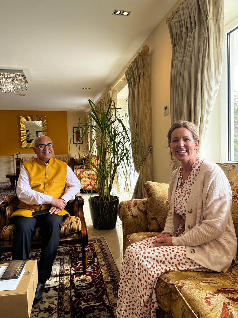 IndiainIreland's tweet photo. Ambassador @AkhileshIFS and Mrs Reeti Mishra meeting with Ms Cora Cummins, ceramic artist, creator, designer and teacher.
@IndianDiplomacy @MEAIndia @AmritMahotsav https://t.co/mZRAuPYyNc