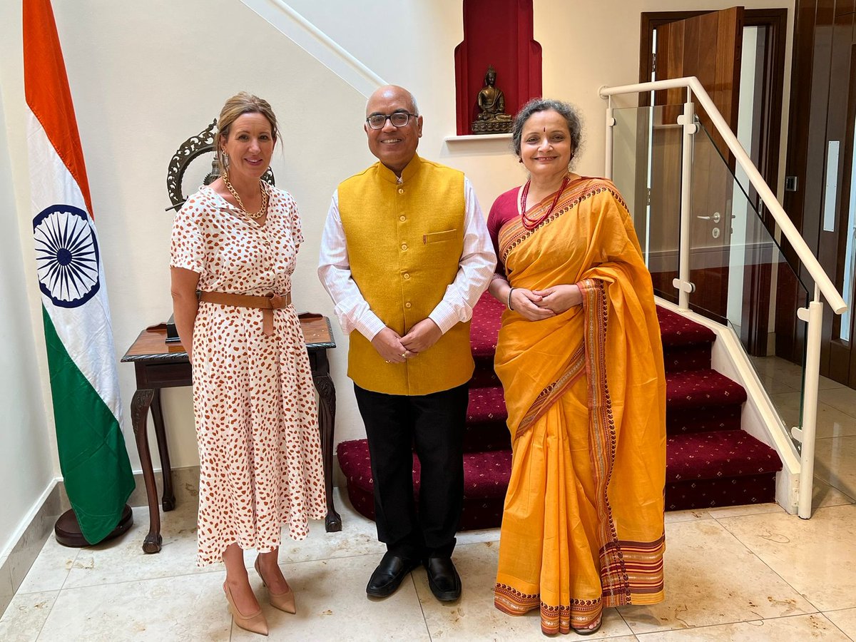 IndiainIreland's tweet photo. Ambassador @AkhileshIFS and Mrs Reeti Mishra meeting with Ms Cora Cummins, ceramic artist, creator, designer and teacher.
@IndianDiplomacy @MEAIndia @AmritMahotsav https://t.co/mZRAuPYyNc