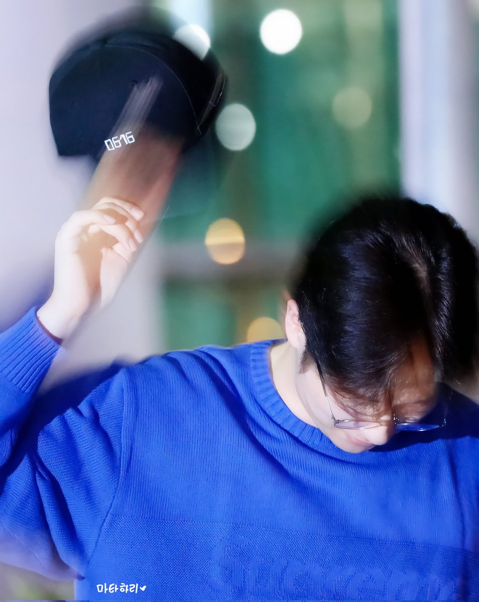 onlyonecnu1991's tweet photo. 신우모자 멋지네 🤭 0616

#신우 #B1A4 #CNU @B1A4_CNU 💙 https://t.co/ON8TgoPNUw