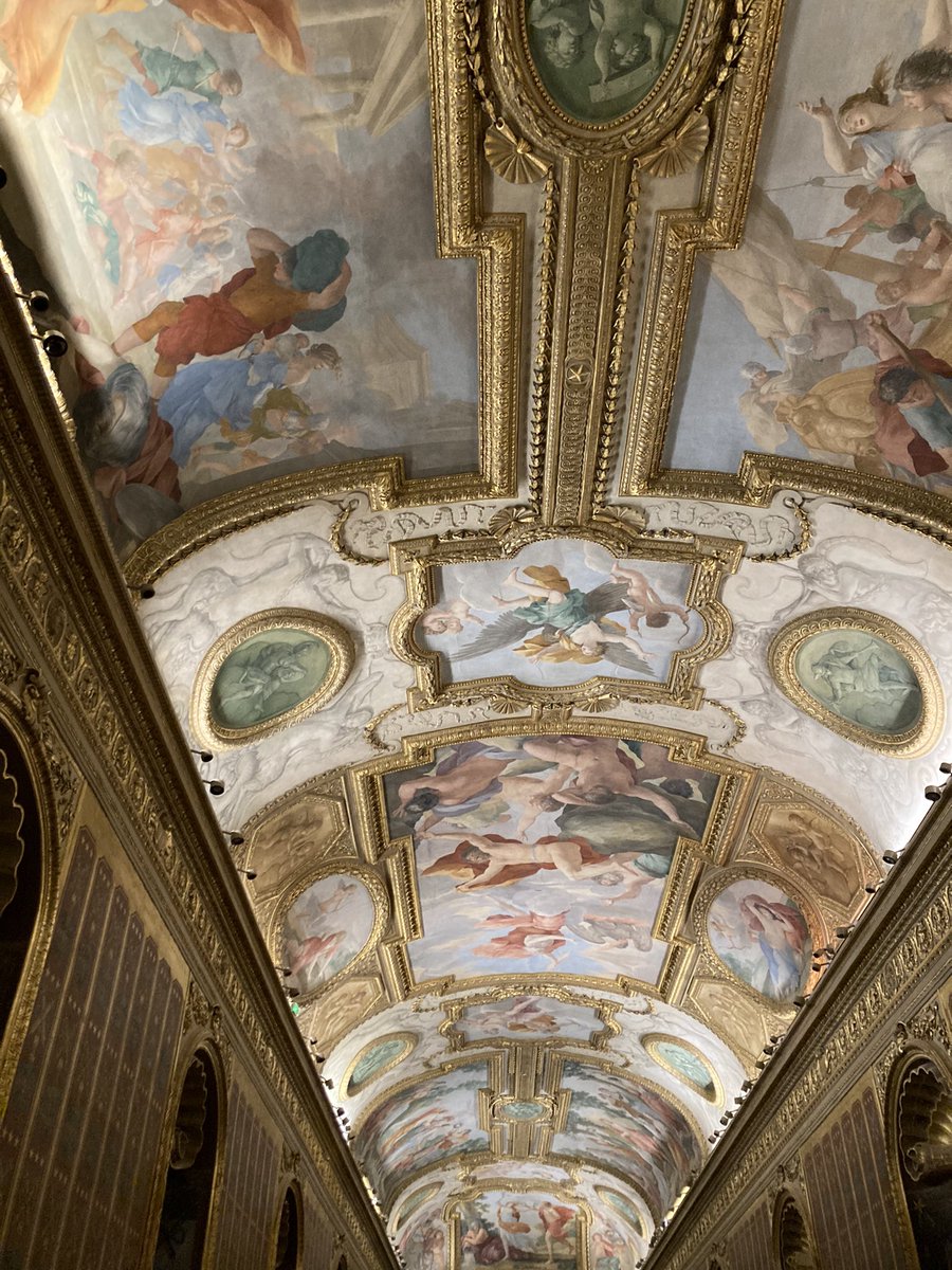 Magnifique Galerie Mazarine dans Richelieu restauré ! Ça ouvre samedi. Courez-y 🏃🏻‍♀️👀