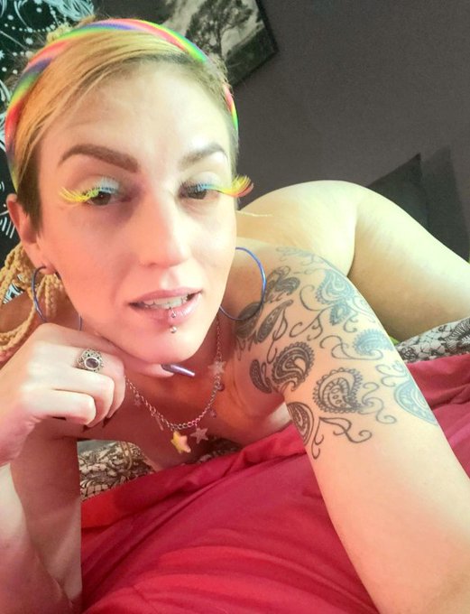 @pornhub is down so let's get NAKED &amp; BAKED 💨💨💨  hit the link in my bio when #pornhub is back up and<a href="/tag/pornhub"class="tags"><span>#pornhub</span></a><a href="/tag/lit"class="tags"><span>#lit</span></a><a href="/tag/stonergirls"class="tags"><span>#stonergirls</span></a><a href="/tag/toke"class="tags"><span>#toke</span></a><a href="/tag/420life"class="tags"><span>#420life</span></a><a href="/tag/adultcontent"class="tags"><span>#adultcontent</span></a>