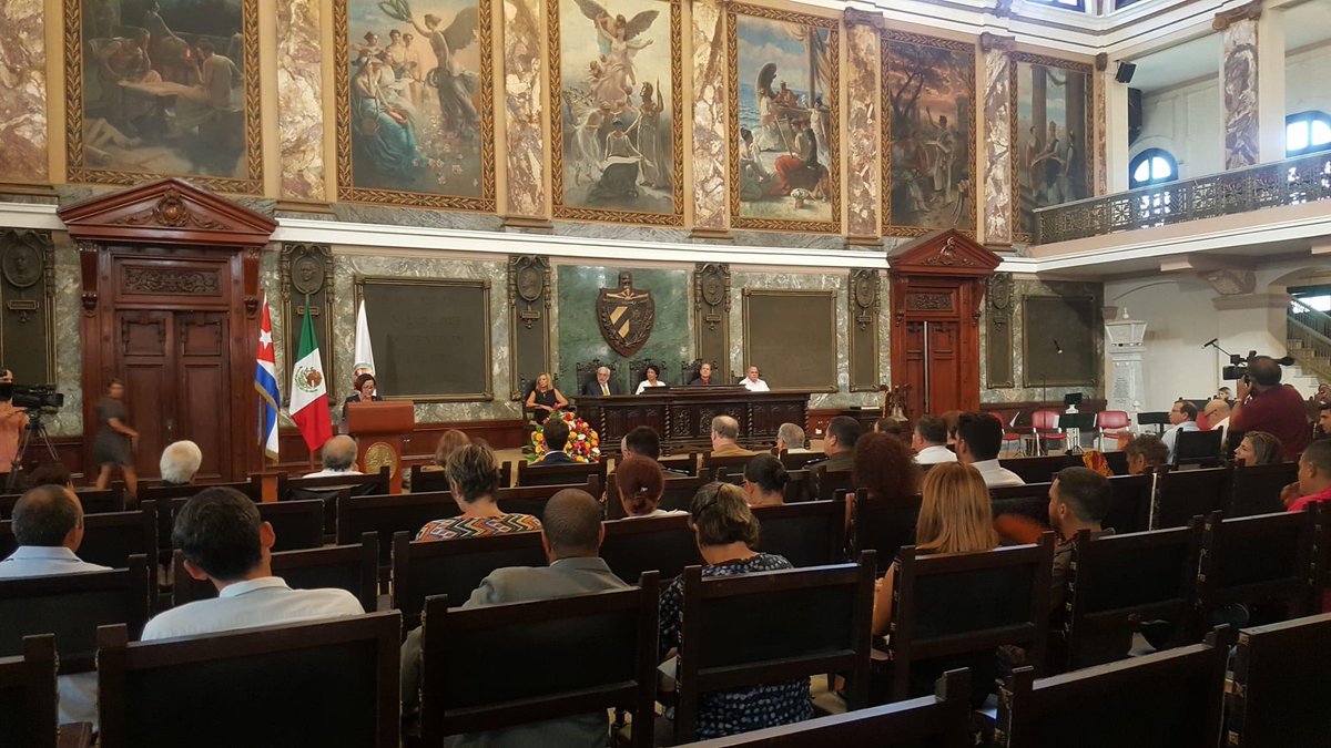 Fundación Universitaria de Innovación y Desarrollo (@fundacionuh) on Twitter photo Acto de entrega del Doctorado #HonorisCausa en Ciencias de la Educación Superior al Dr.C
Enrique Graue Wiechers,rector de la <a href="/UNAM_M/">Unam M</a>.
🎙La rectora Dra.C.<a href="/nicado3/">Miriam Nicado</a> dio lectura a la resolución rectoral que avala esta importante categoría académica,otorgada por la <a href="/UdeLaHabana/">Universidad de La Habana</a>.
📷UH Acto de entrega del Doctorado #HonorisCausa en Ciencias de la Educación Superior al Dr.C
Enrique Graue Wiechers,rector de la <a href="/UNAM_M/">Unam M</a>.
🎙La rectora Dra.C.<a href="/nicado3/">Miriam Nicado</a> dio lectura a la resolución rectoral que avala esta importante categoría académica,otorgada por la <a href="/UdeLaHabana/">Universidad de La Habana</a>.
📷UH