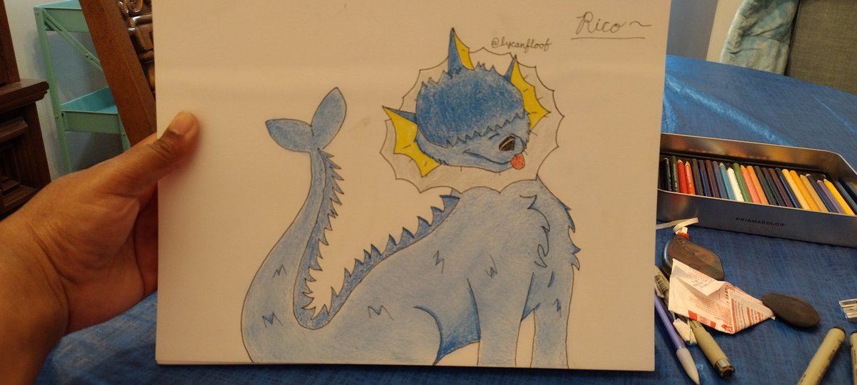 lycanfloof's tweet photo. I'm taking commissions! I'm in need of muns and I feel a little more comfy with drawing people's characters, so feel free to dm for prices! https://t.co/lqfCeqg33H