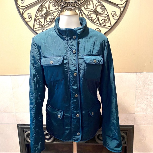 Verasplace1's tweet photo. So good I had to share! Check out all the items I'm loving on @Poshmarkapp #poshmark #fashion #style #shopmycloset #xhilaration #talbots #sharagano: https://t.co/o7CEOQgsDI https://t.co/DdyO2Uz6HG