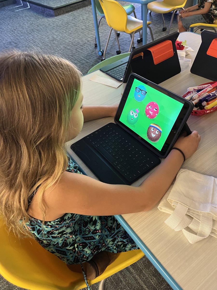 library_wles's tweet photo. Second graders in @WLE_Nichols class explored the world of coding today! #wlespride #CelebrateKISD https://t.co/YxrSe777aV